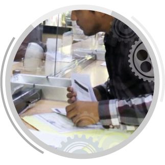 Alumno en ventanilla de gestión